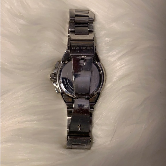 Michael Kors MK 5719 watch - Picture 4 of 6